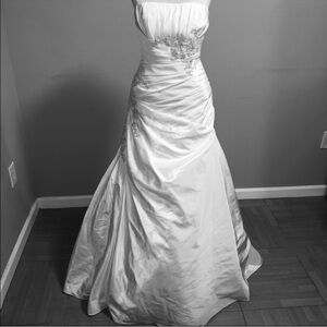 David's Bridal Ivory Strapless Gown
